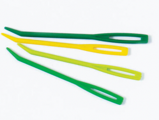 Darning needle - Yellow and green plastic